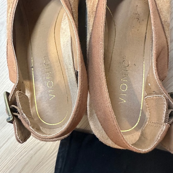 Vionic Trixie Wedge Sandals Womens SZ 9 Brown Toffee Suede Slingback Open Toe - Picture 8 of 9